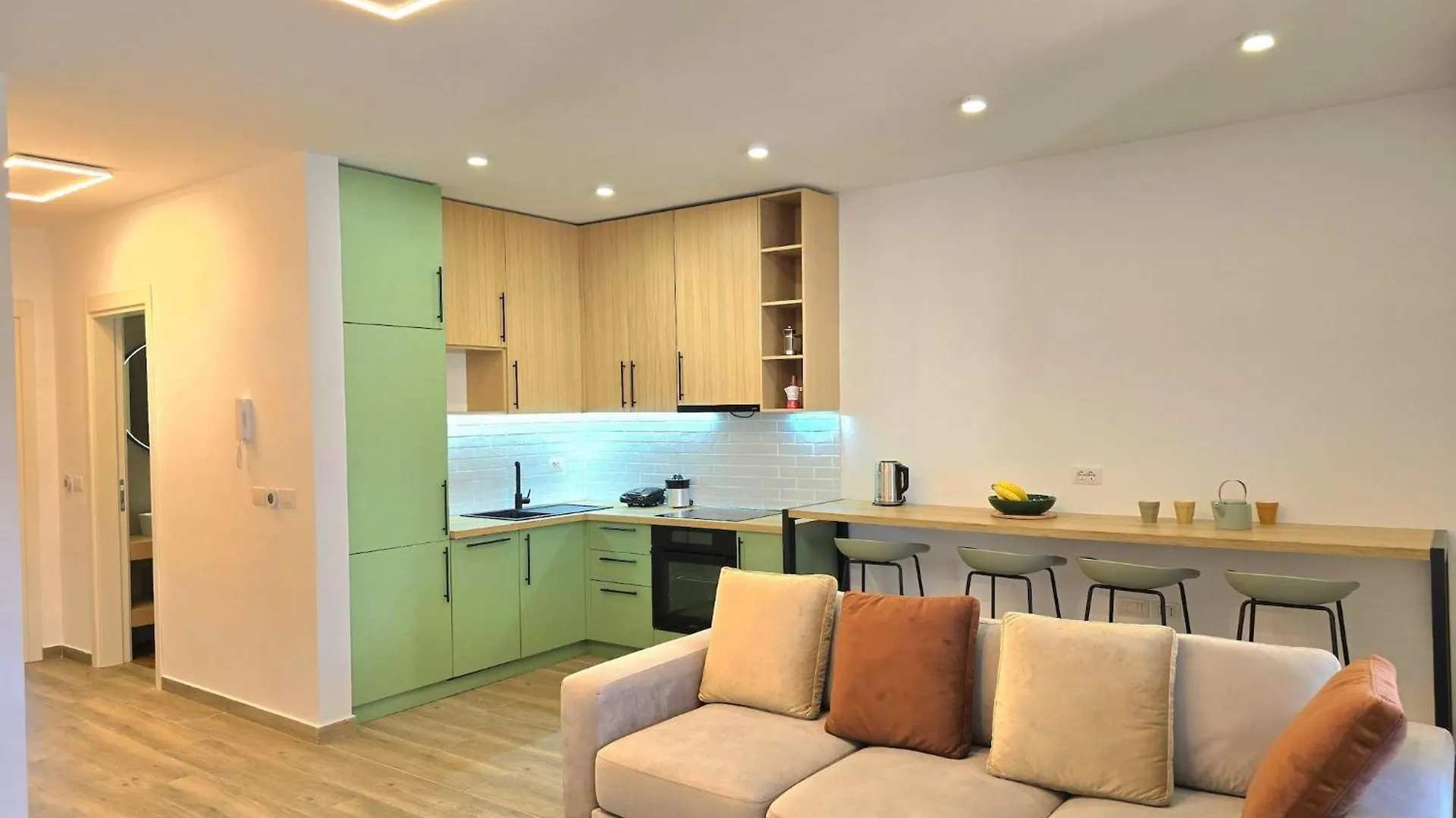 Comfortable Beachside Stay In Gated Resort Plazhi San Pietro